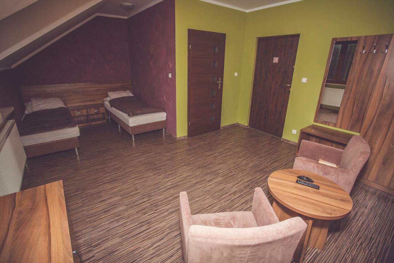 Quatro Osrodek Jezdziecki - Gospodarstwo Agroturystyczne Pobiedziska Exterior foto